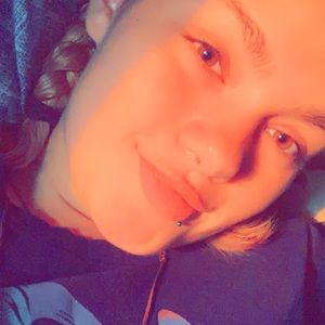 Meet your Posher, Desiree